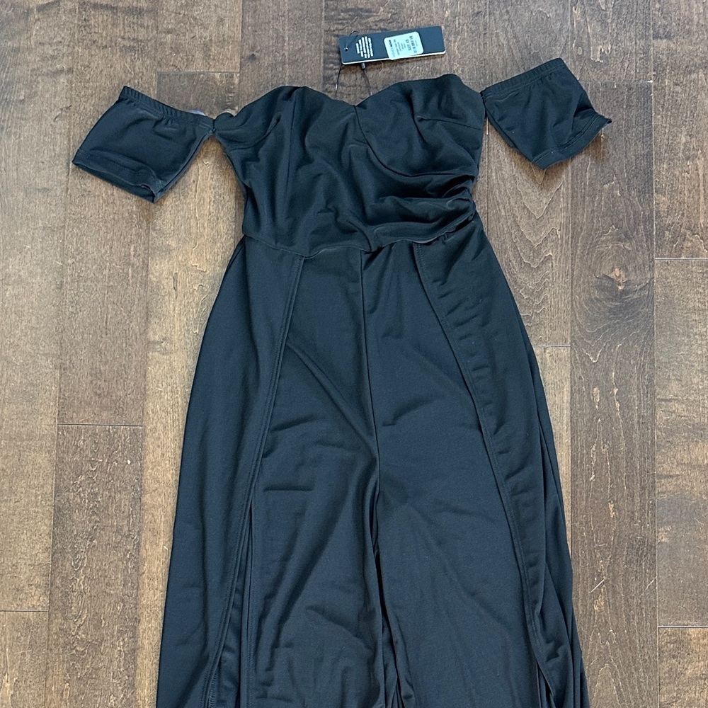 Elegant Black Off-Shoulder Jumpsuit - Picture 3 of 3